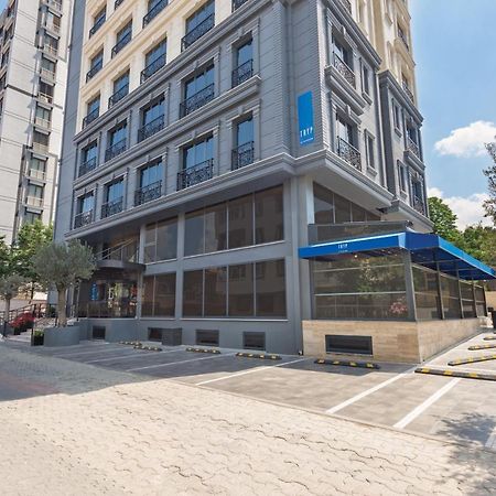 Готель Tryp By Wyndham Istanbul Atasehir Екстер'єр фото