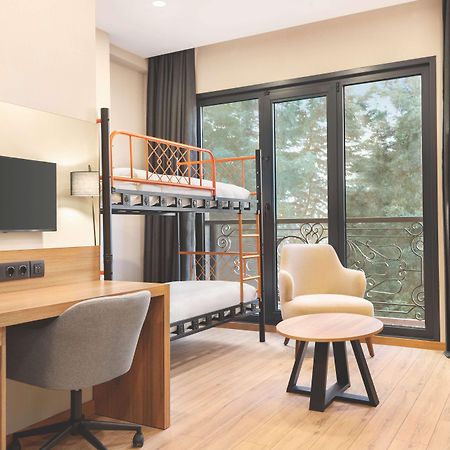 Готель Tryp By Wyndham Istanbul Atasehir Екстер'єр фото
