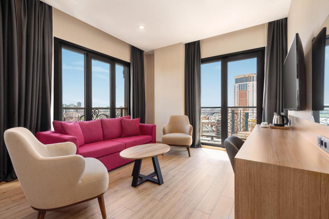 Готель Tryp By Wyndham Istanbul Atasehir Екстер'єр фото
