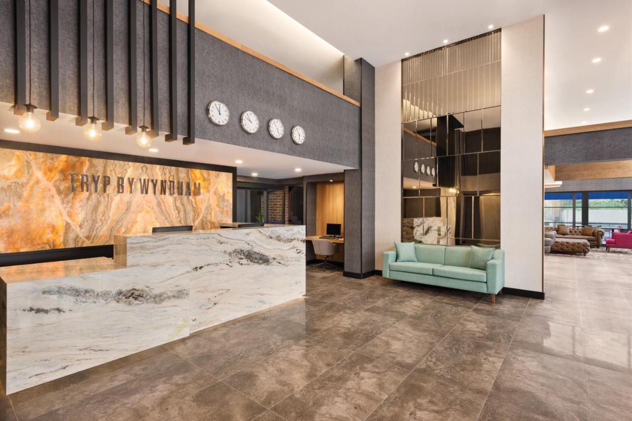 Готель Tryp By Wyndham Istanbul Atasehir Екстер'єр фото