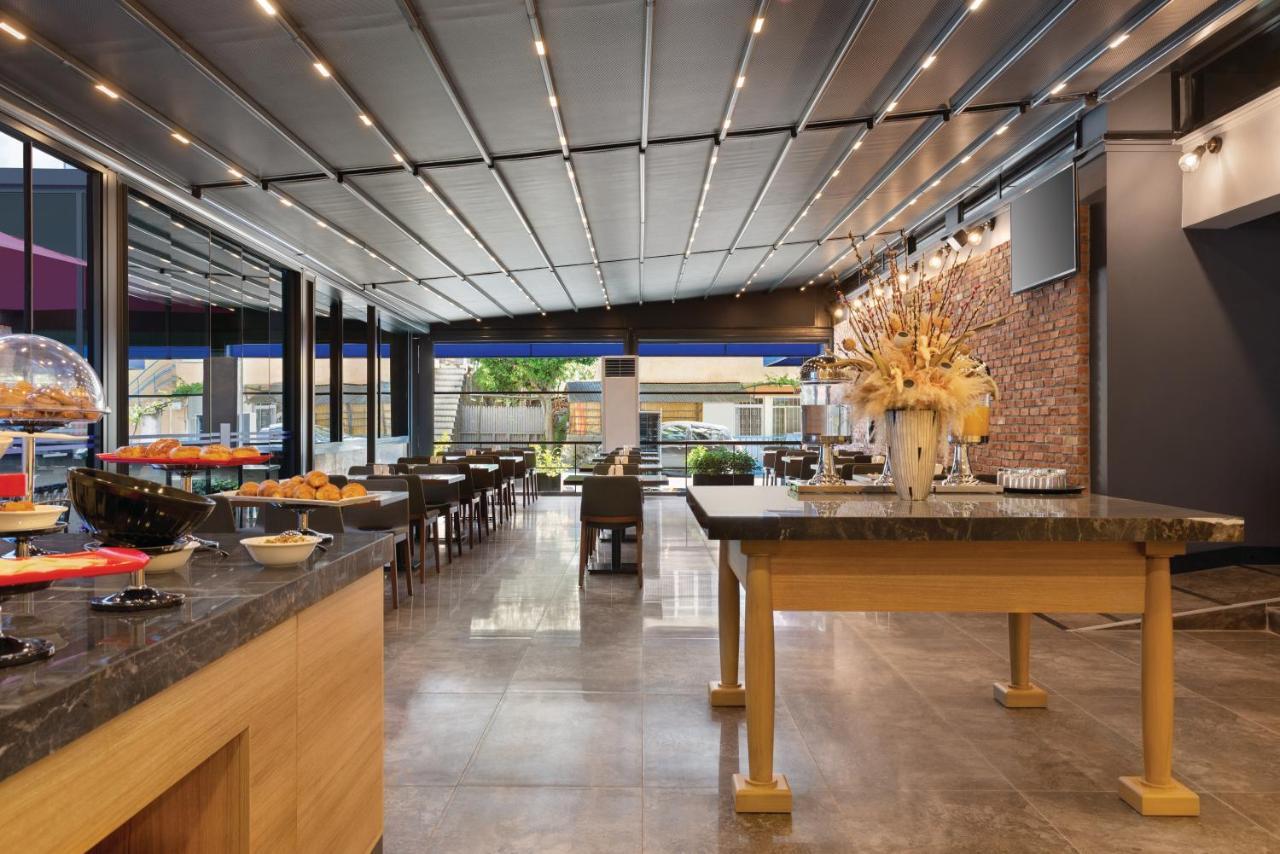 Готель Tryp By Wyndham Istanbul Atasehir Екстер'єр фото